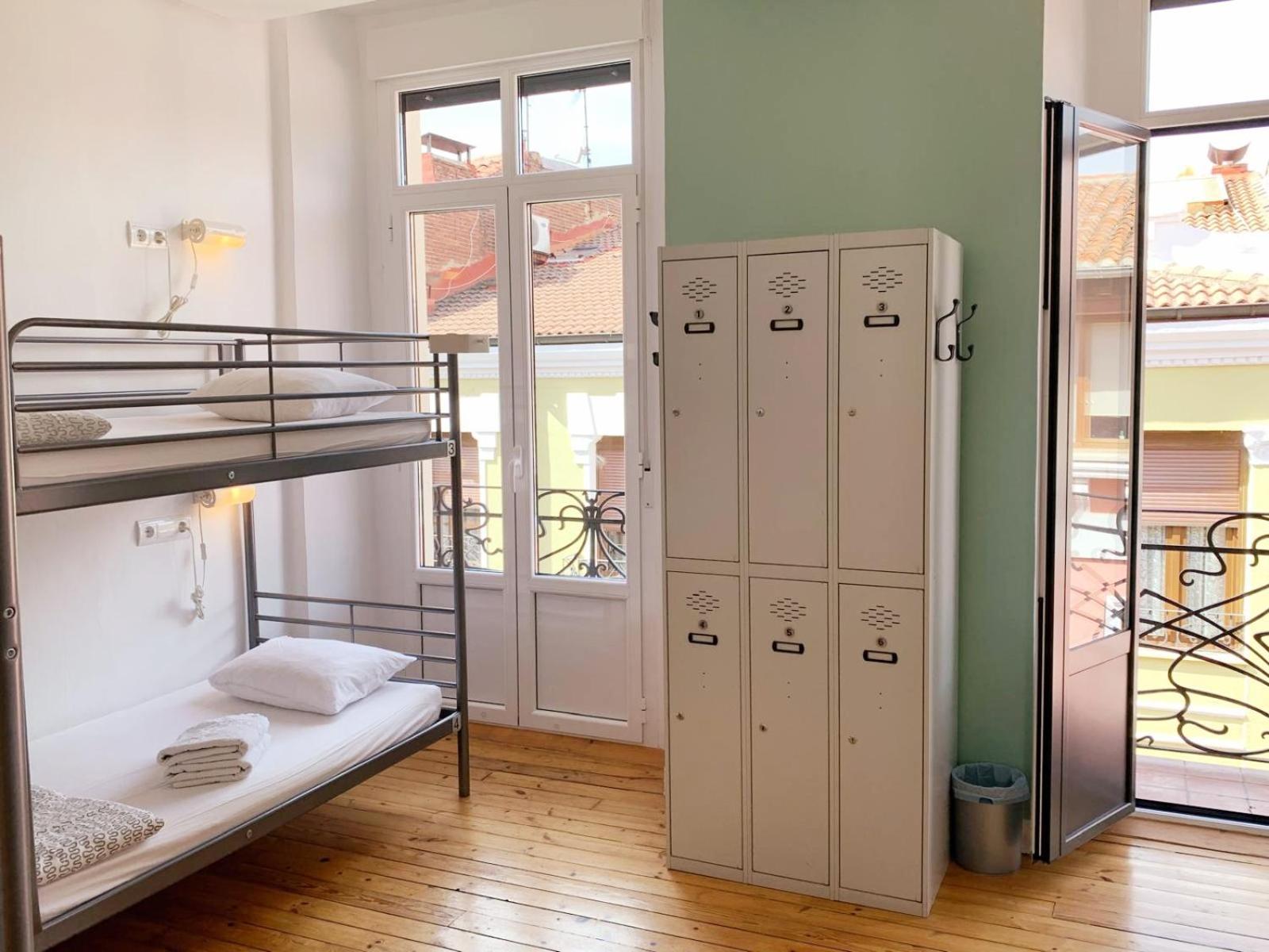 Leon Hostel Buitenkant foto